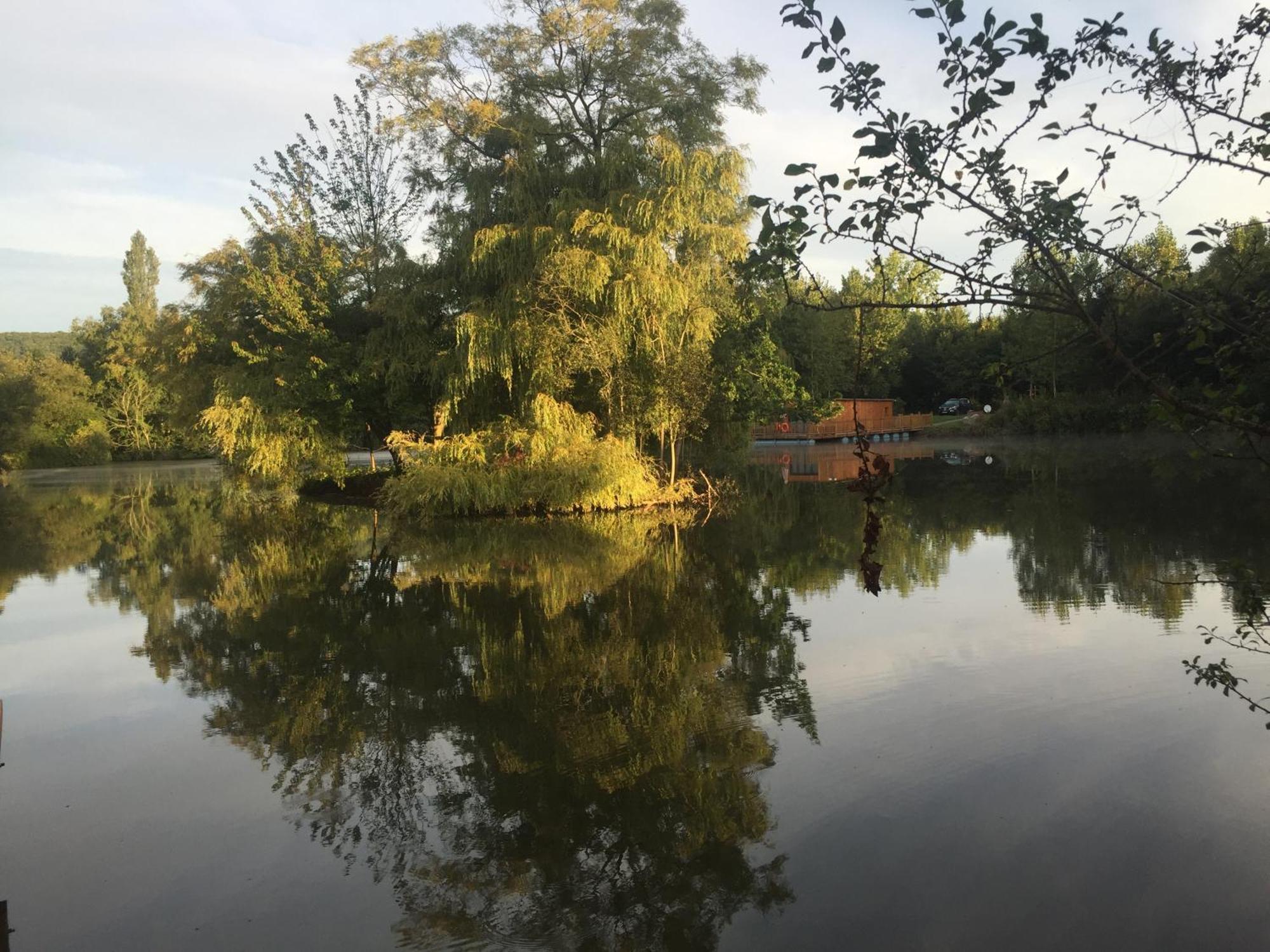 Cabanes Flottantes Et Gites Au Fil De L'Eau Colleville Exterior foto